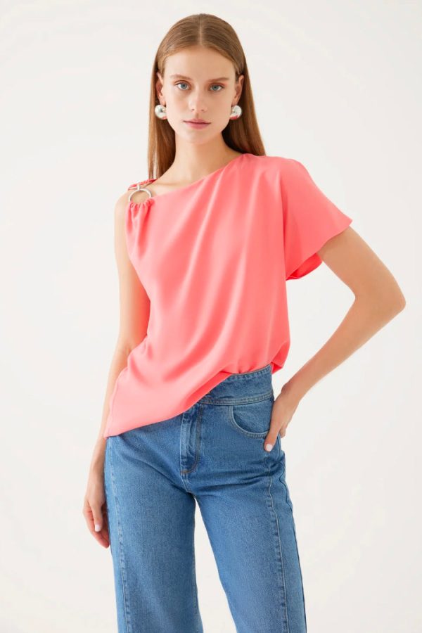 Metal Loop Peach Top